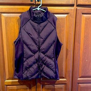 Athleta burgundy vest L